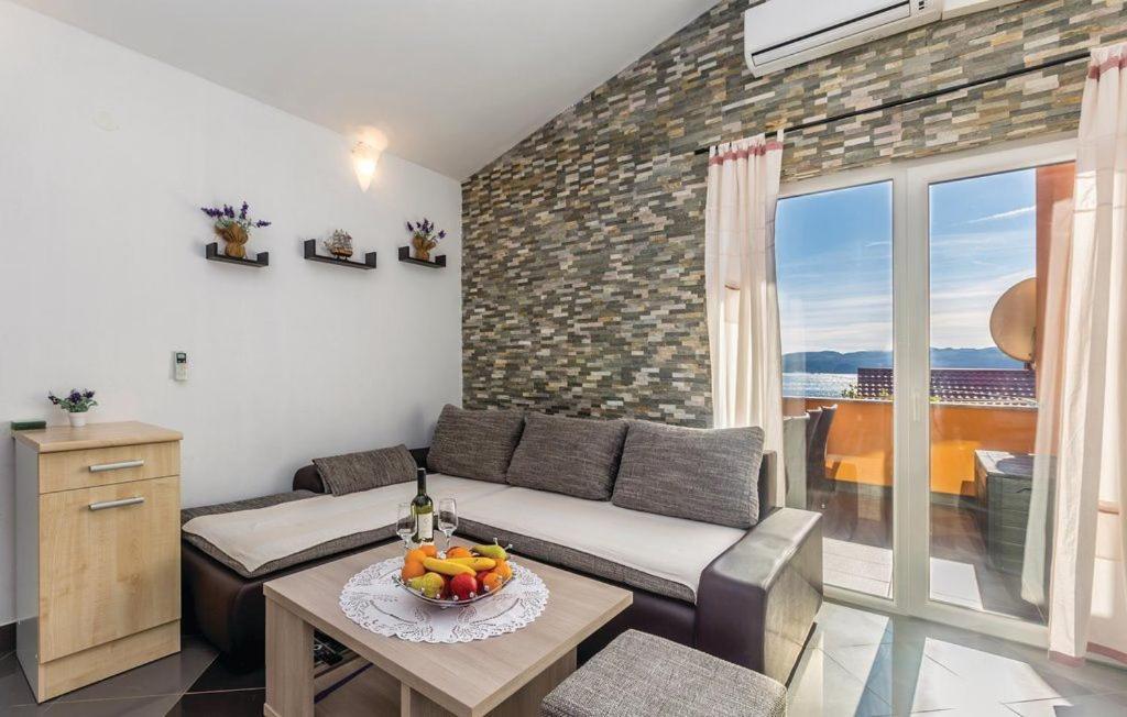 Apartmani Ivankovic Karlobag Exterior photo