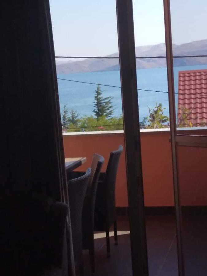 Apartmani Ivankovic Karlobag Exterior photo
