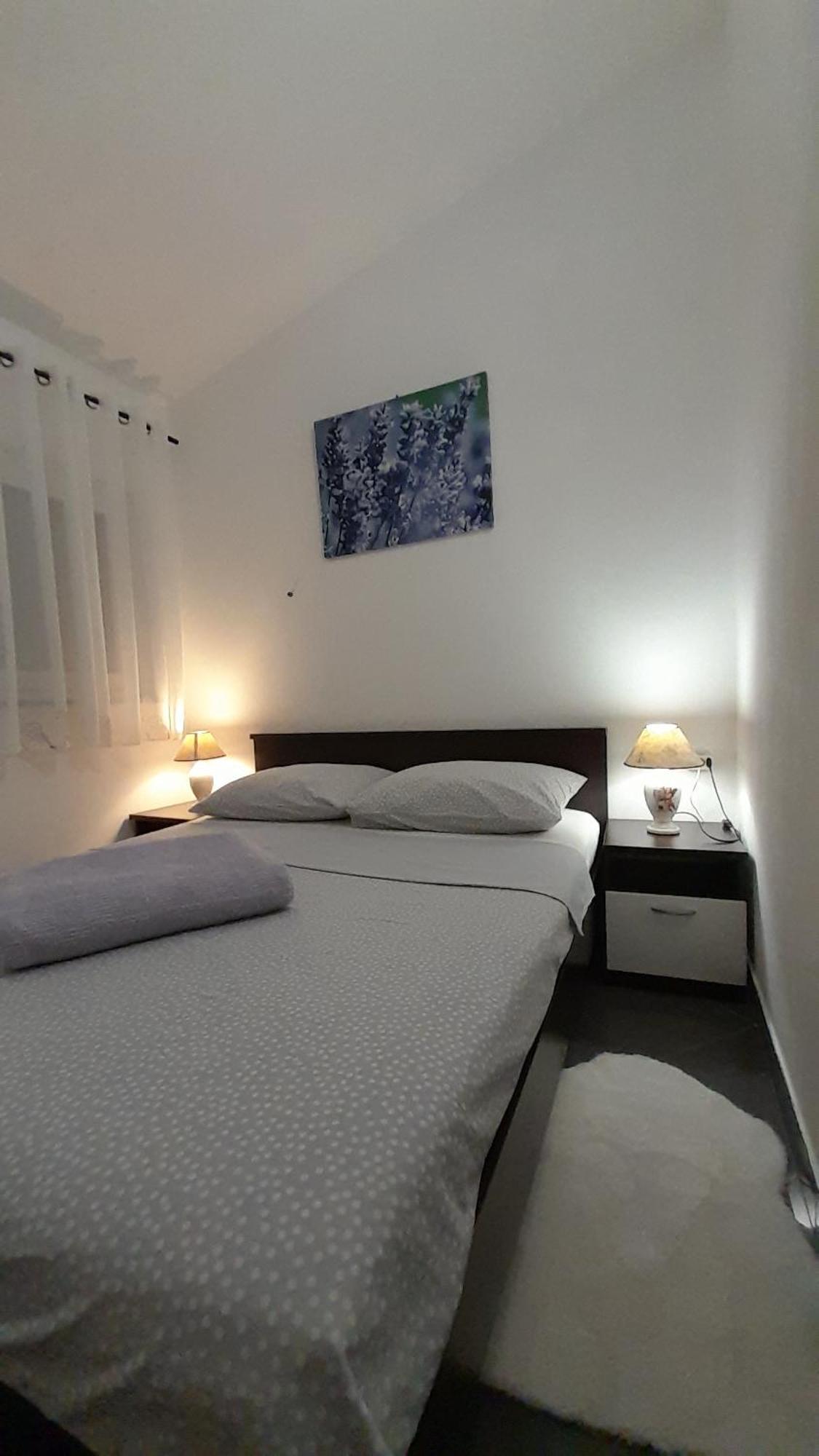 Apartmani Ivankovic Karlobag Room photo
